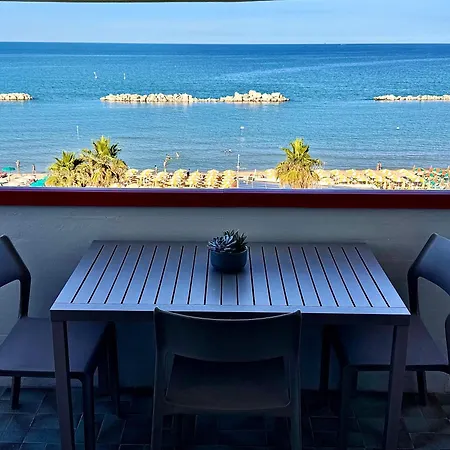 Sulmare - Monolocali Sul Lungomare * ألبا أدرياتيكا